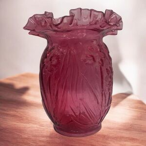 VINTAGE FENTON PINK PRESSED GLASS VASE WITH RUFFLED EDGE FLORAL PATTERN 8”
